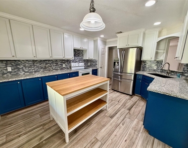 22806 Lantana Drive - Photo Thumbnail 11