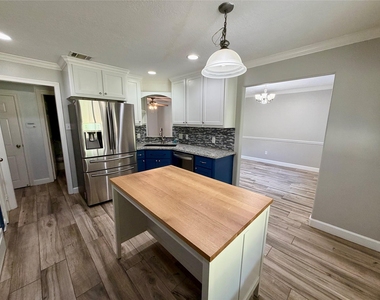 22806 Lantana Drive - Photo Thumbnail 12