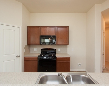 107 Piney Pathway - Photo Thumbnail 9