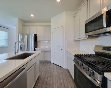 7730 Primrose Myrtle Lane - Photo Thumbnail 3