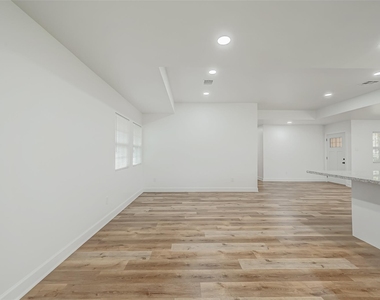6130 Shadow Crest Street - Photo Thumbnail 12