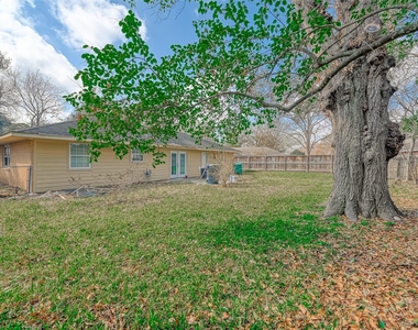 6130 Shadow Crest Street - Photo Thumbnail 37