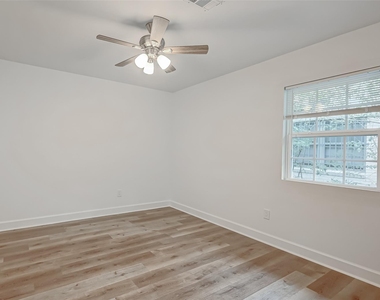 6130 Shadow Crest Street - Photo Thumbnail 19