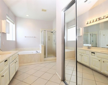 4602 Rainbow Valley Court - Photo Thumbnail 10