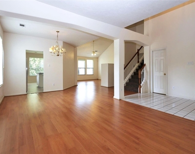 4602 Rainbow Valley Court - Photo Thumbnail 7