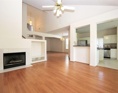 4602 Rainbow Valley Court - Photo Thumbnail 6