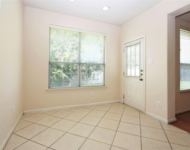 4602 Rainbow Valley Court - Photo Thumbnail 11