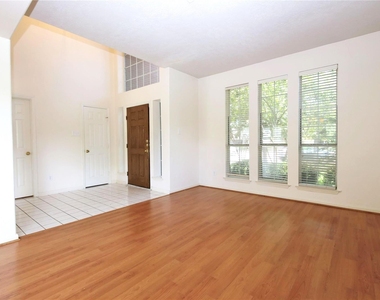 4602 Rainbow Valley Court - Photo Thumbnail 14