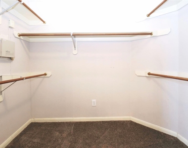 4602 Rainbow Valley Court - Photo Thumbnail 13