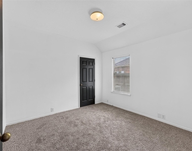 30303 Mesa Valley Drive - Photo Thumbnail 14