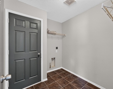 30303 Mesa Valley Drive - Photo Thumbnail 13