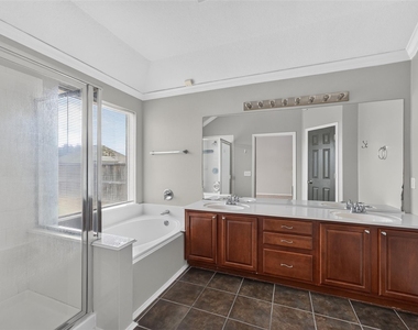 30303 Mesa Valley Drive - Photo Thumbnail 11