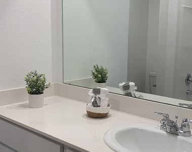 1644 Colina Creek - Photo Thumbnail 15