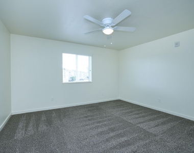 21155 Gosling Road - Photo Thumbnail 5