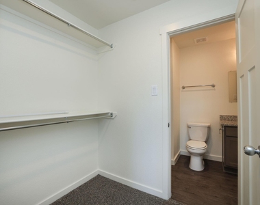 21155 Gosling Road - Photo Thumbnail 12