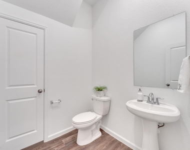661 Royal Arch Drive - Photo Thumbnail 1