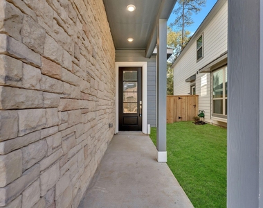 661 Royal Arch Drive - Photo Thumbnail 2