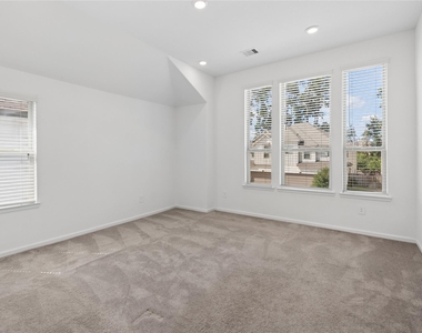 661 Royal Arch Drive - Photo Thumbnail 16
