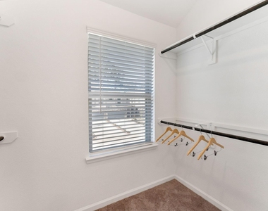 661 Royal Arch Drive - Photo Thumbnail 18
