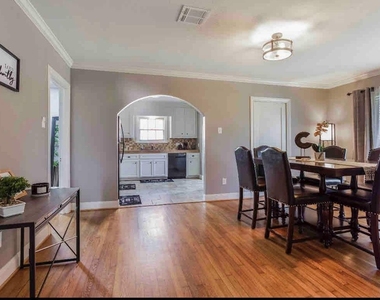 2820 Wheeler Street - Photo Thumbnail 5