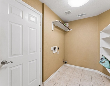 185 W Misty Dawn Drive - Photo Thumbnail 13