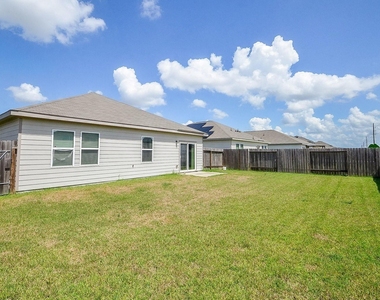 5015 Highland Springs Drive - Photo Thumbnail 17