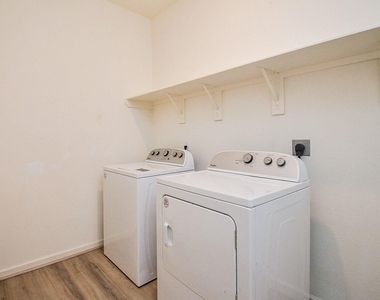 5015 Highland Springs Drive - Photo Thumbnail 16