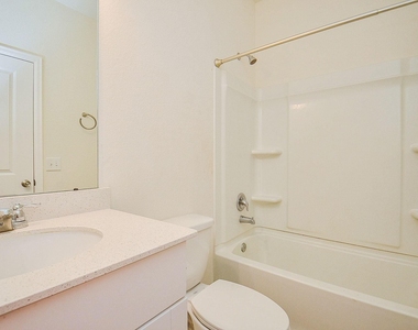 5015 Highland Springs Drive - Photo Thumbnail 15