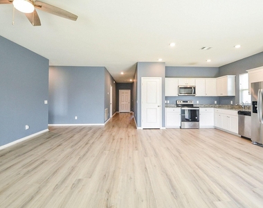 5015 Highland Springs Drive - Photo Thumbnail 5