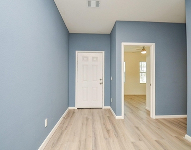 5015 Highland Springs Drive - Photo Thumbnail 2