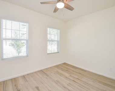 5015 Highland Springs Drive - Photo Thumbnail 13