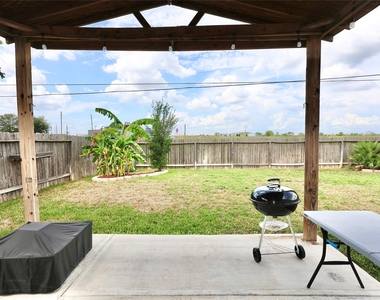 1045 Spindletree Lane - Photo Thumbnail 17
