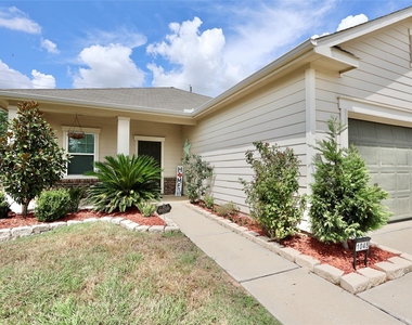 1045 Spindletree Lane - Photo Thumbnail 18