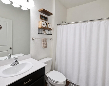1045 Spindletree Lane - Photo Thumbnail 11