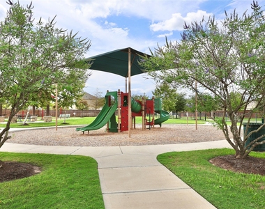 1045 Spindletree Lane - Photo Thumbnail 20