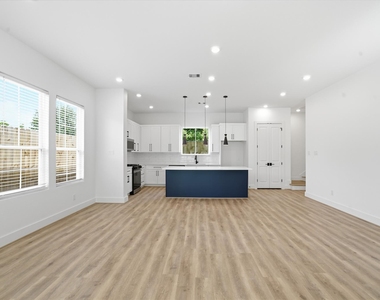 1609 Luzon Street - Photo Thumbnail 5
