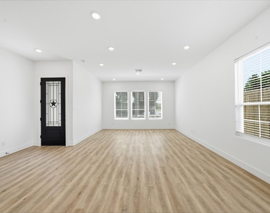 1609 Luzon Street - Photo Thumbnail 3