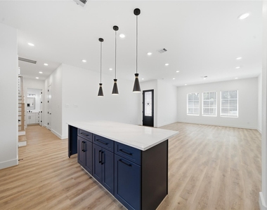 1609 Luzon Street - Photo Thumbnail 6