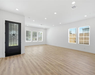 1609 Luzon Street - Photo Thumbnail 2