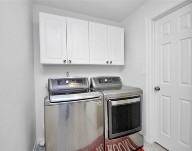 6218 Indigo Street - Photo Thumbnail 15