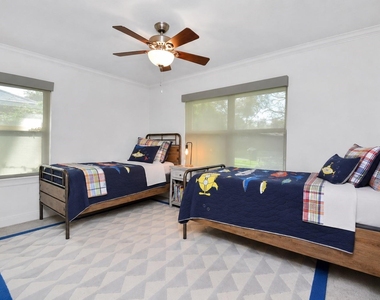 6218 Indigo Street - Photo Thumbnail 13