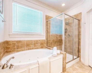 5303 Nett Street - Photo Thumbnail 7