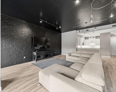 3 Waterway Court - Photo Thumbnail 4