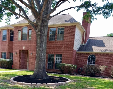 7211 N Hearthstone Green Drive - Photo Thumbnail 1