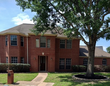7211 N Hearthstone Green Drive - Photo Thumbnail 4