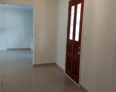 7211 N Hearthstone Green Drive - Photo Thumbnail 5