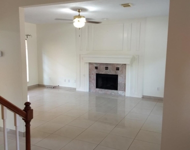 7211 N Hearthstone Green Drive - Photo Thumbnail 8