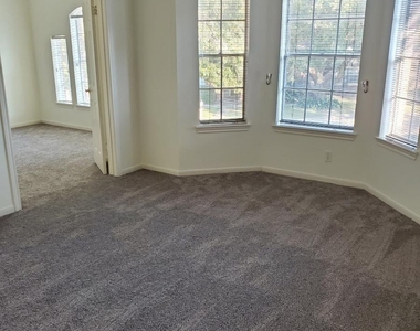 7211 N Hearthstone Green Drive - Photo Thumbnail 25