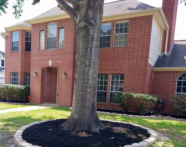 7211 N Hearthstone Green Drive - Photo Thumbnail 2