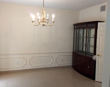 7211 N Hearthstone Green Drive - Photo Thumbnail 6